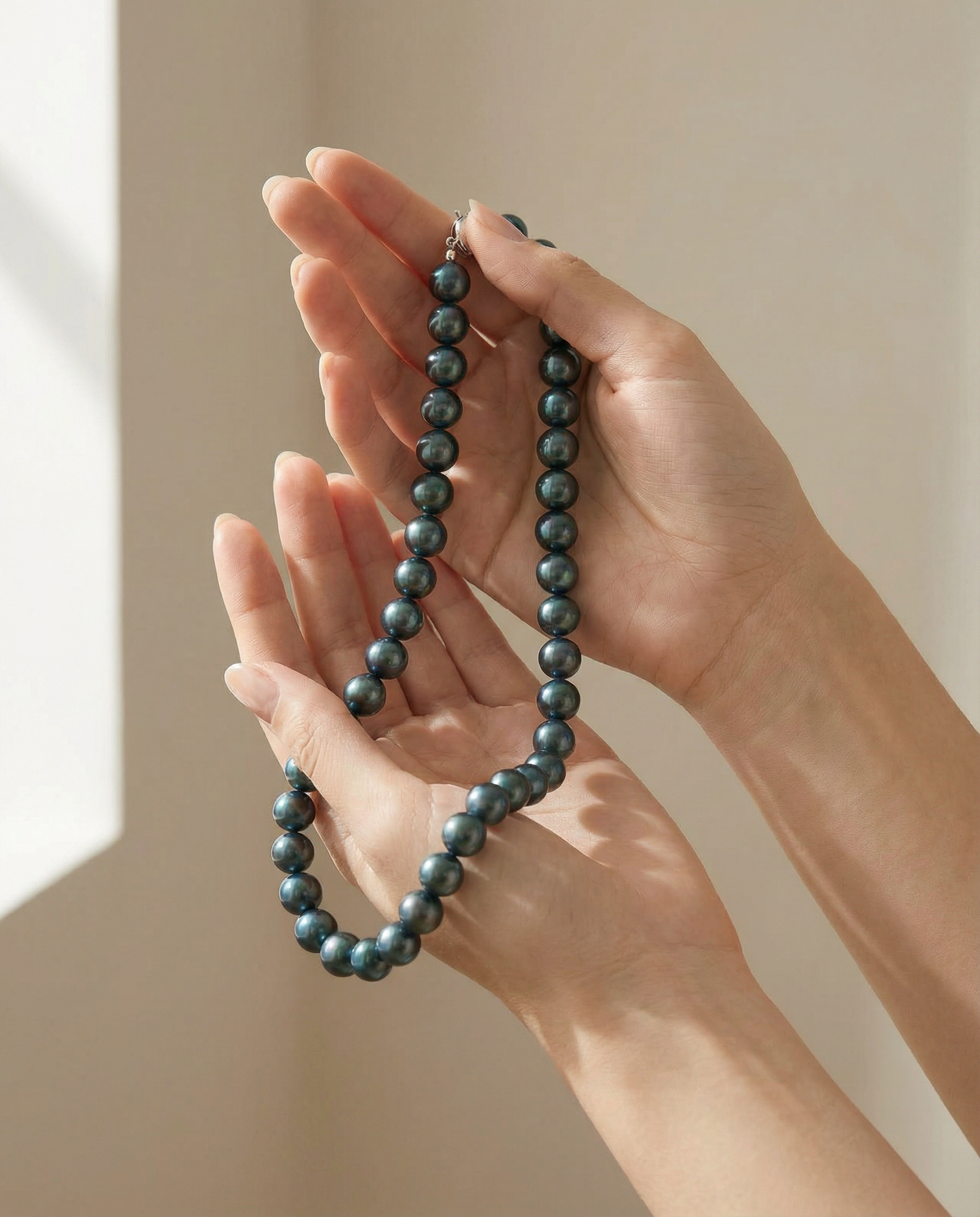 Midnight Teal Pearl Necklace - VEEKISSY