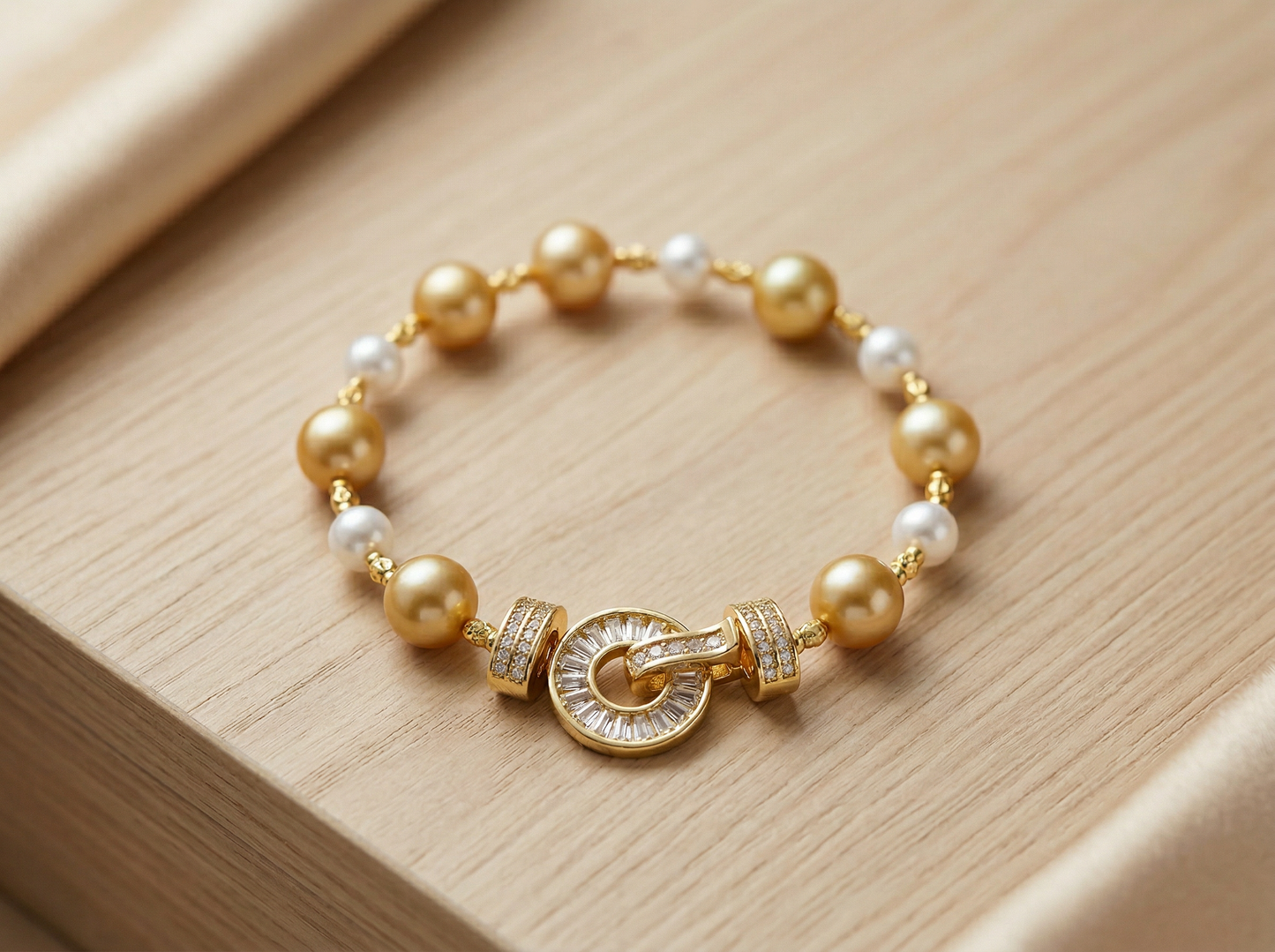 Golden Pearl Bracelet - VEEKISSY