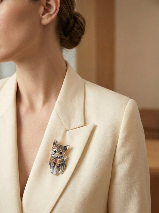 The Enchanted Emerald Kitten Brooch - VEEKISSY