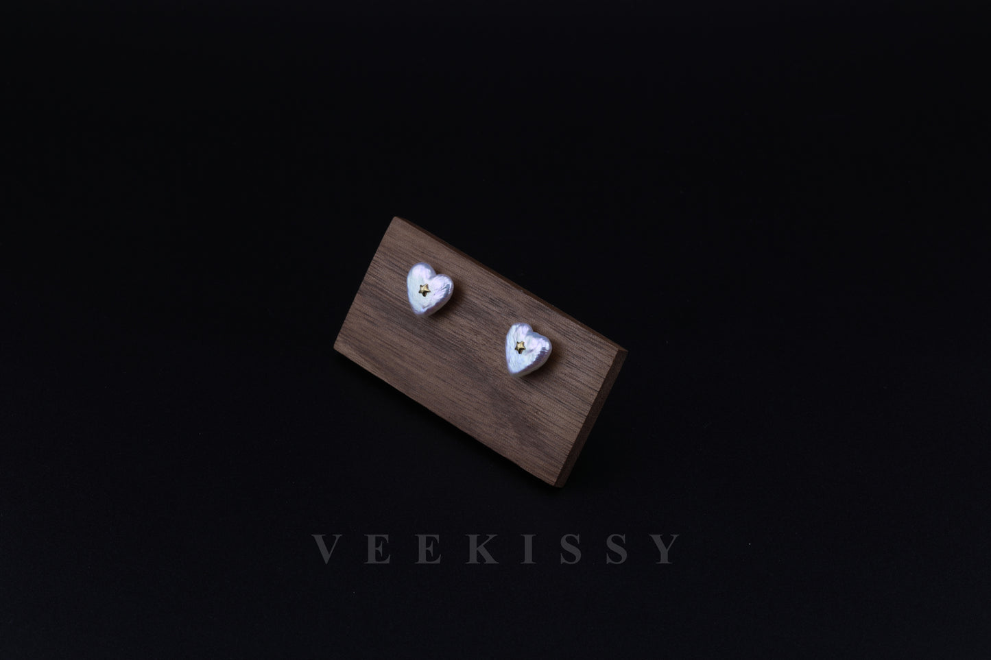 Heart-Shaped Baroque Pearl Stud Earrings – 18K Gold Accent | VEEKISSY - VEEKISSY