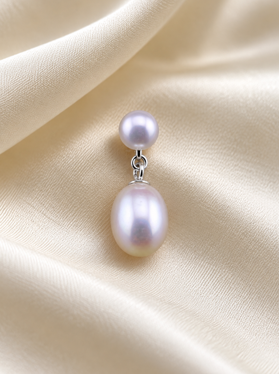 VEEKISSY classic double pearl earrings, single earring detail